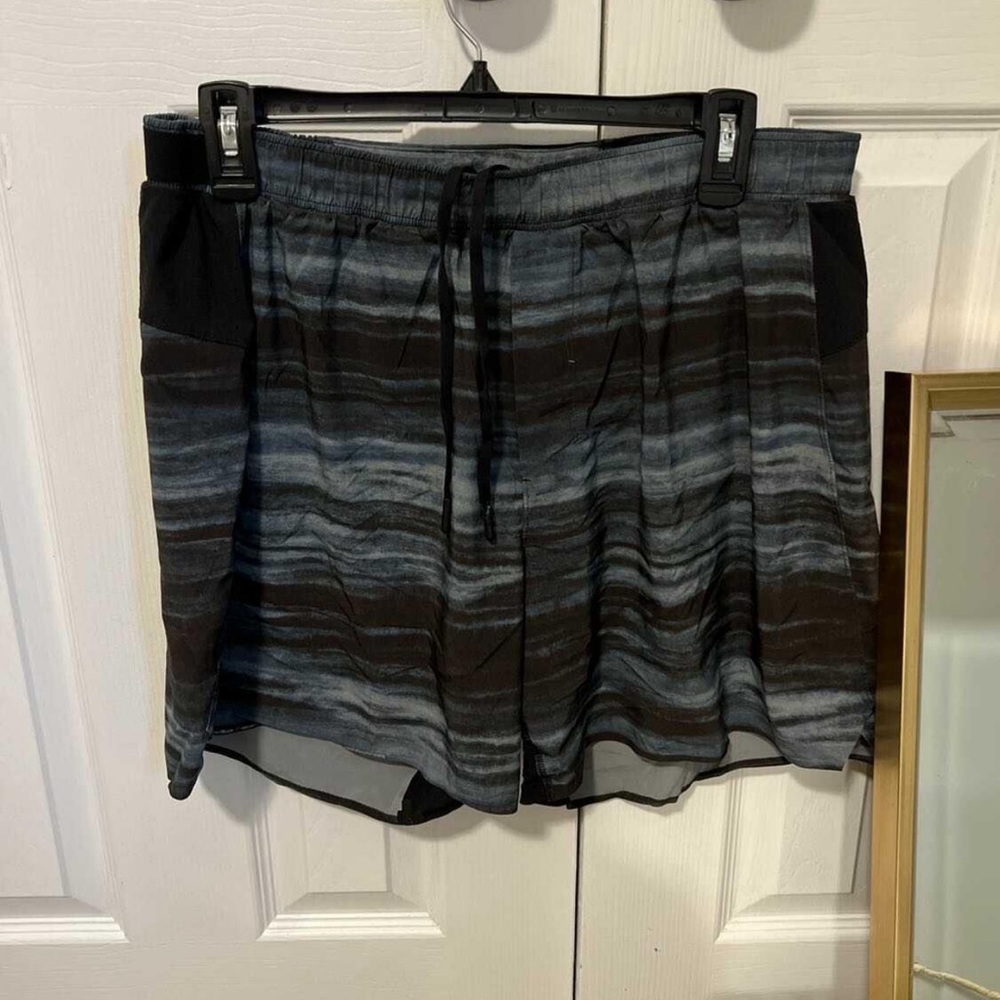 Men’s Lululemon shorts